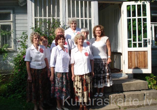 Lībagu BLPC senioru vokālais ansmablis "Kamene", vadītāja Romuta Ozolniece 27.08.2011.